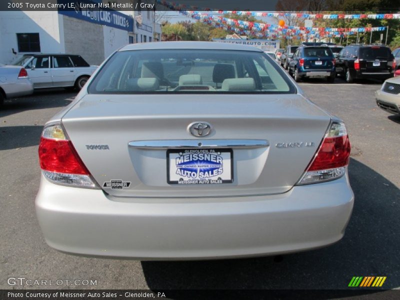 Lunar Mist Metallic / Gray 2005 Toyota Camry LE