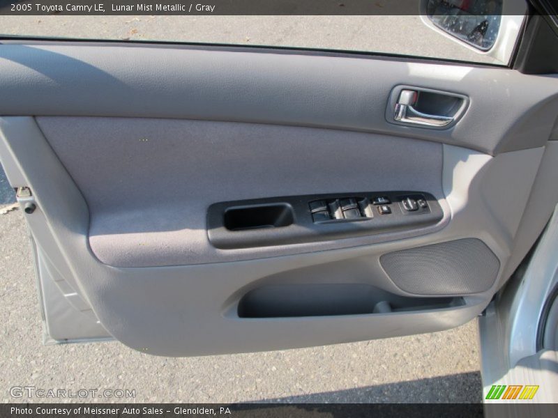 Lunar Mist Metallic / Gray 2005 Toyota Camry LE