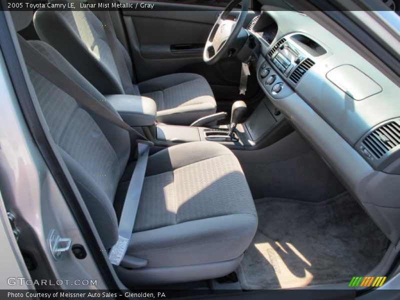 Lunar Mist Metallic / Gray 2005 Toyota Camry LE