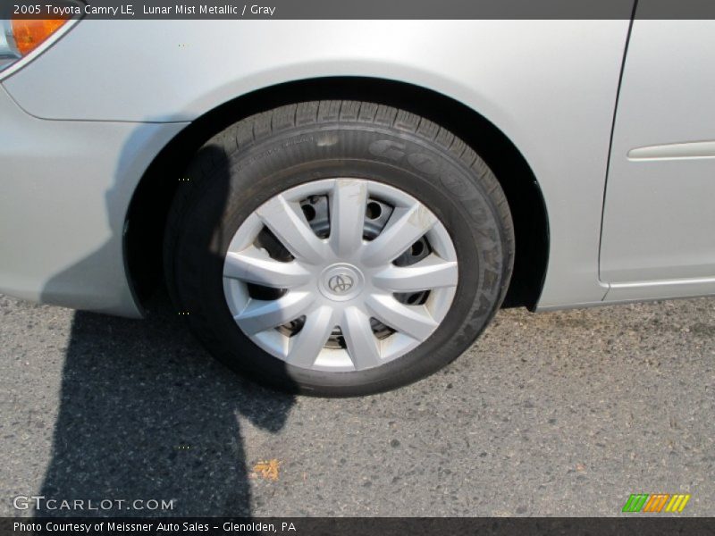 Lunar Mist Metallic / Gray 2005 Toyota Camry LE