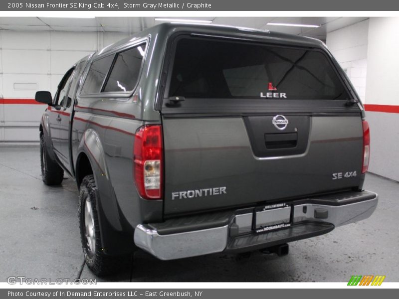 Storm Gray Metallic / Graphite 2005 Nissan Frontier SE King Cab 4x4
