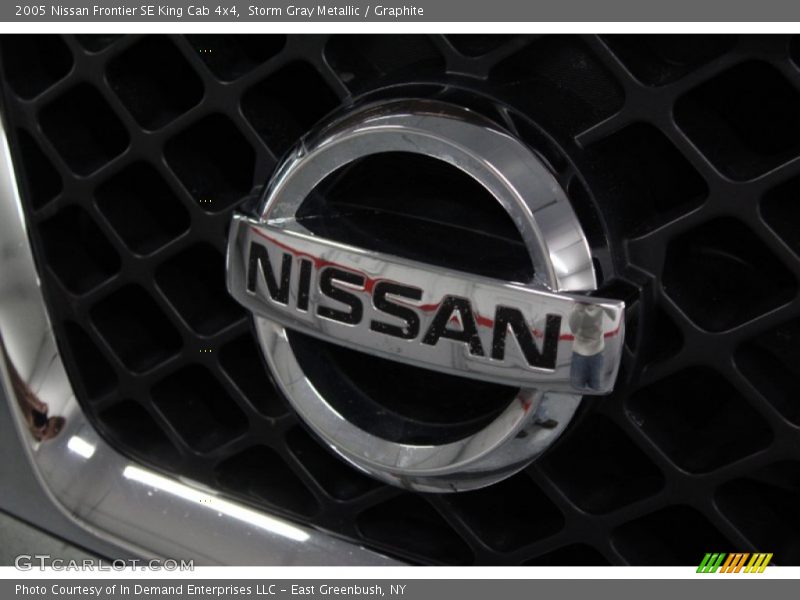 Storm Gray Metallic / Graphite 2005 Nissan Frontier SE King Cab 4x4