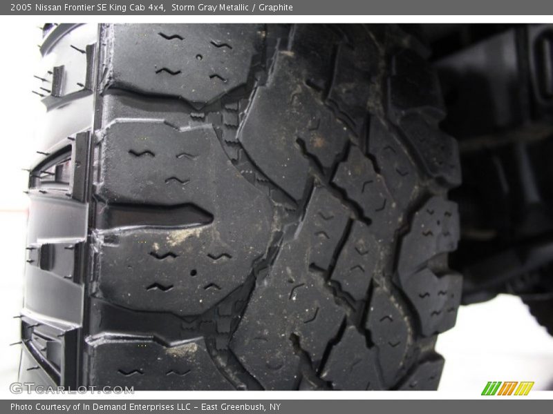 Storm Gray Metallic / Graphite 2005 Nissan Frontier SE King Cab 4x4