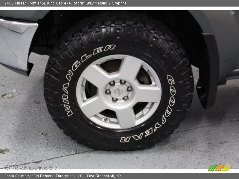 Storm Gray Metallic / Graphite 2005 Nissan Frontier SE King Cab 4x4