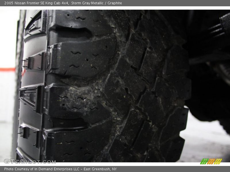 Storm Gray Metallic / Graphite 2005 Nissan Frontier SE King Cab 4x4
