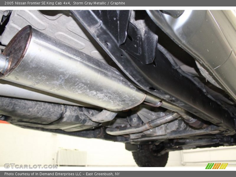 Storm Gray Metallic / Graphite 2005 Nissan Frontier SE King Cab 4x4