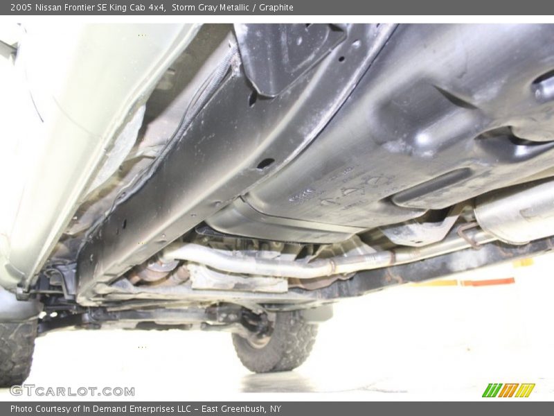 Storm Gray Metallic / Graphite 2005 Nissan Frontier SE King Cab 4x4