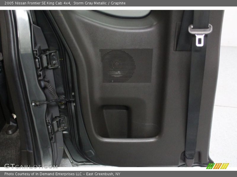 Storm Gray Metallic / Graphite 2005 Nissan Frontier SE King Cab 4x4