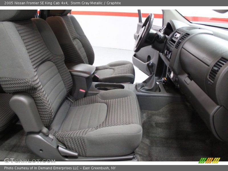 Storm Gray Metallic / Graphite 2005 Nissan Frontier SE King Cab 4x4