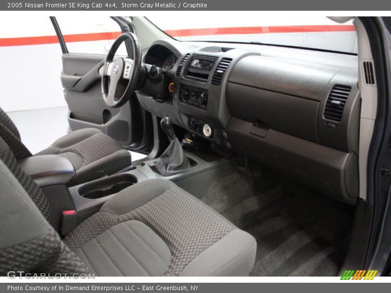 Storm Gray Metallic / Graphite 2005 Nissan Frontier SE King Cab 4x4
