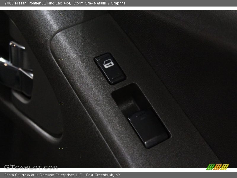 Storm Gray Metallic / Graphite 2005 Nissan Frontier SE King Cab 4x4