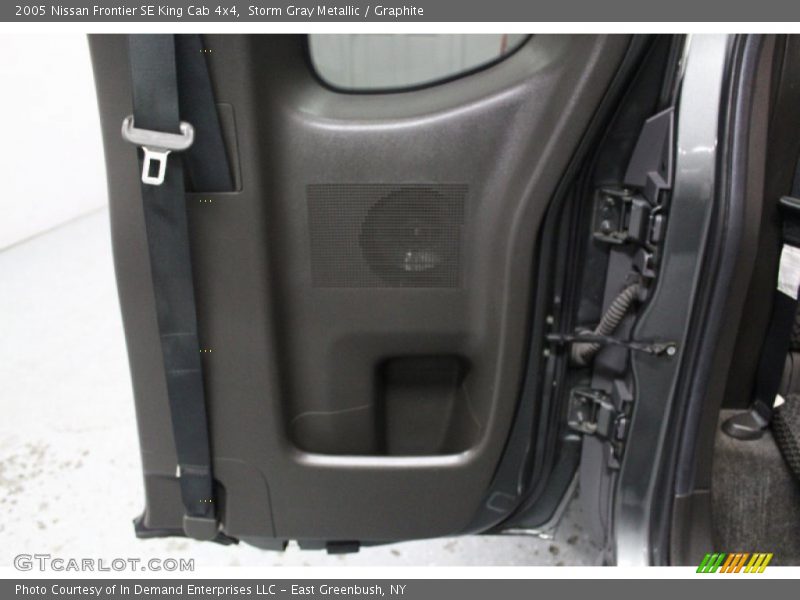 Storm Gray Metallic / Graphite 2005 Nissan Frontier SE King Cab 4x4