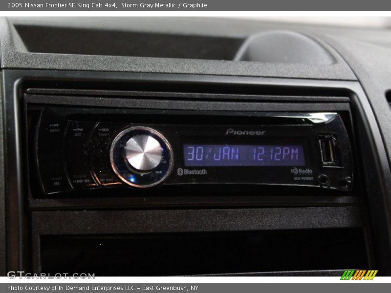 Storm Gray Metallic / Graphite 2005 Nissan Frontier SE King Cab 4x4