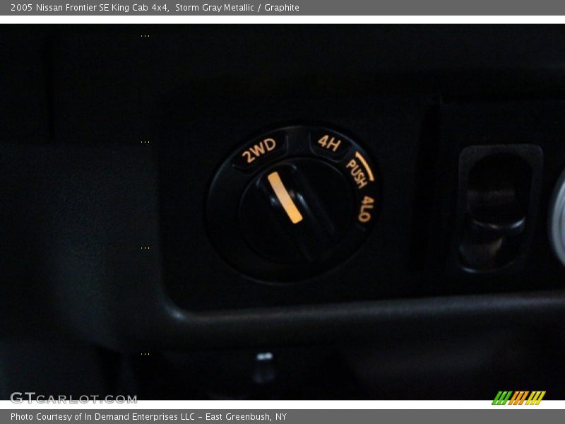 Storm Gray Metallic / Graphite 2005 Nissan Frontier SE King Cab 4x4