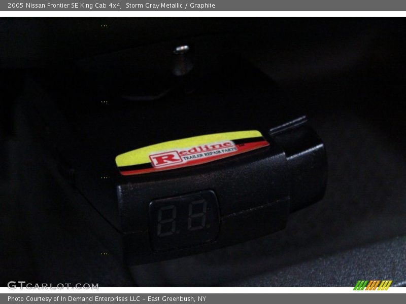 Storm Gray Metallic / Graphite 2005 Nissan Frontier SE King Cab 4x4