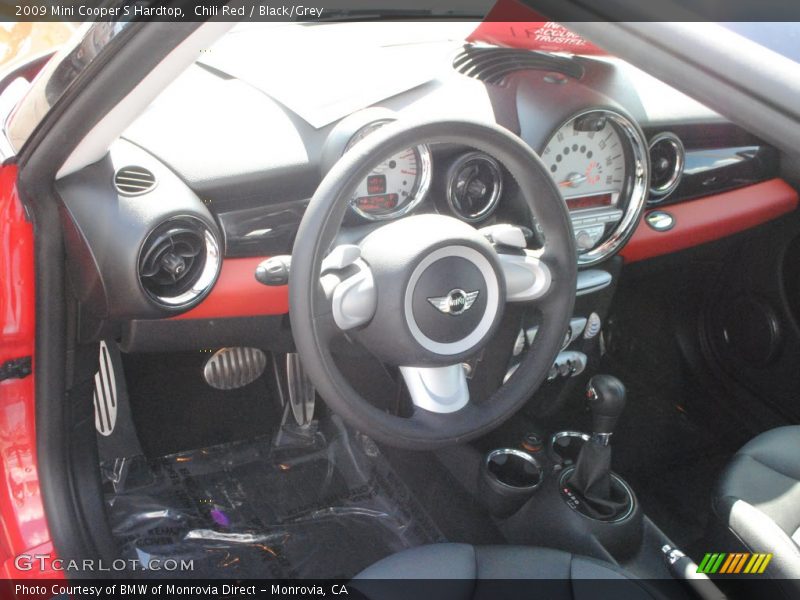 Chili Red / Black/Grey 2009 Mini Cooper S Hardtop