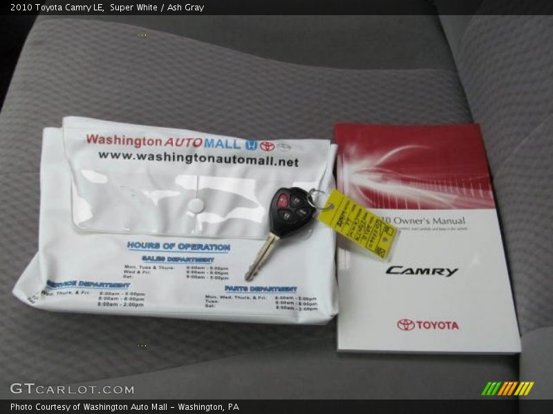 Super White / Ash Gray 2010 Toyota Camry LE
