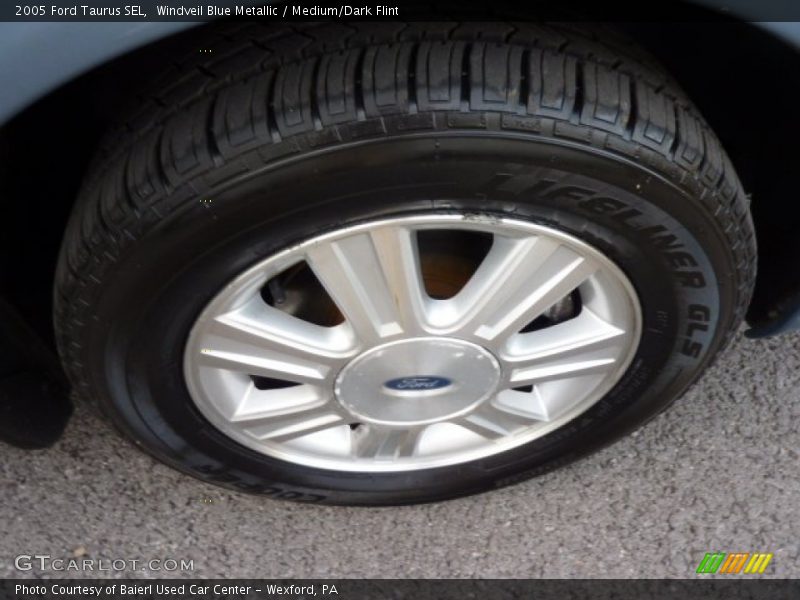  2005 Taurus SEL Wheel