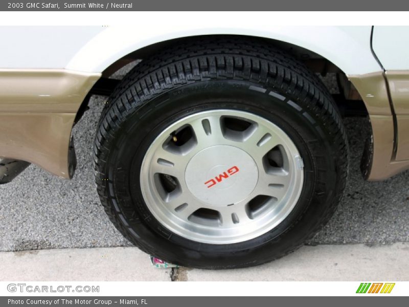 Summit White / Neutral 2003 GMC Safari