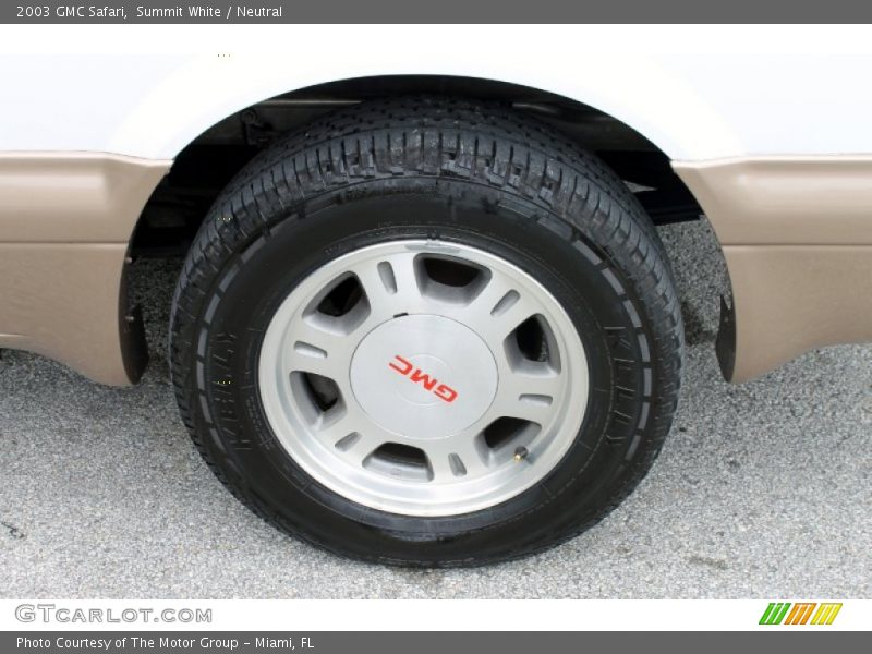 Summit White / Neutral 2003 GMC Safari