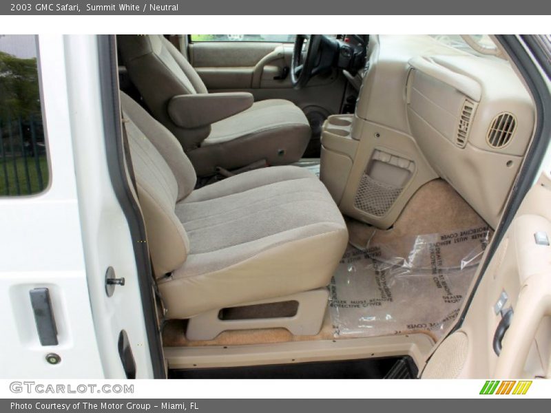 Summit White / Neutral 2003 GMC Safari