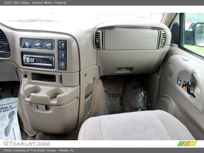 Summit White / Neutral 2003 GMC Safari