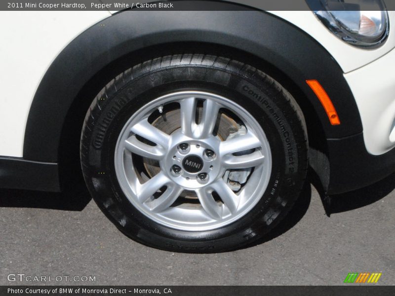 Pepper White / Carbon Black 2011 Mini Cooper Hardtop