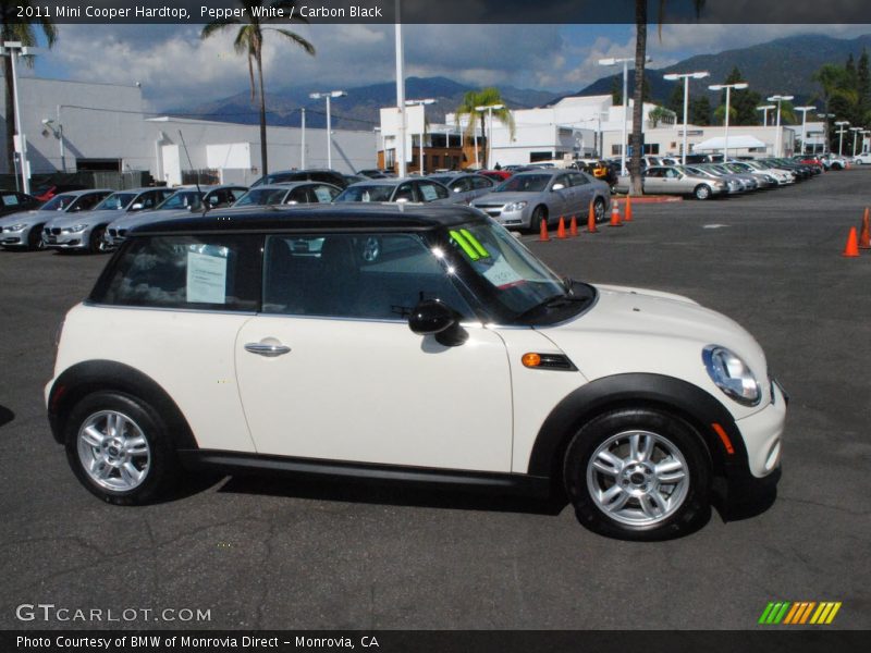 Pepper White / Carbon Black 2011 Mini Cooper Hardtop