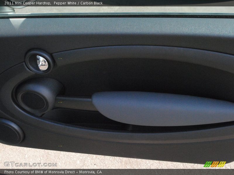 Pepper White / Carbon Black 2011 Mini Cooper Hardtop