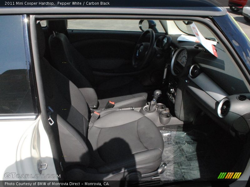Pepper White / Carbon Black 2011 Mini Cooper Hardtop