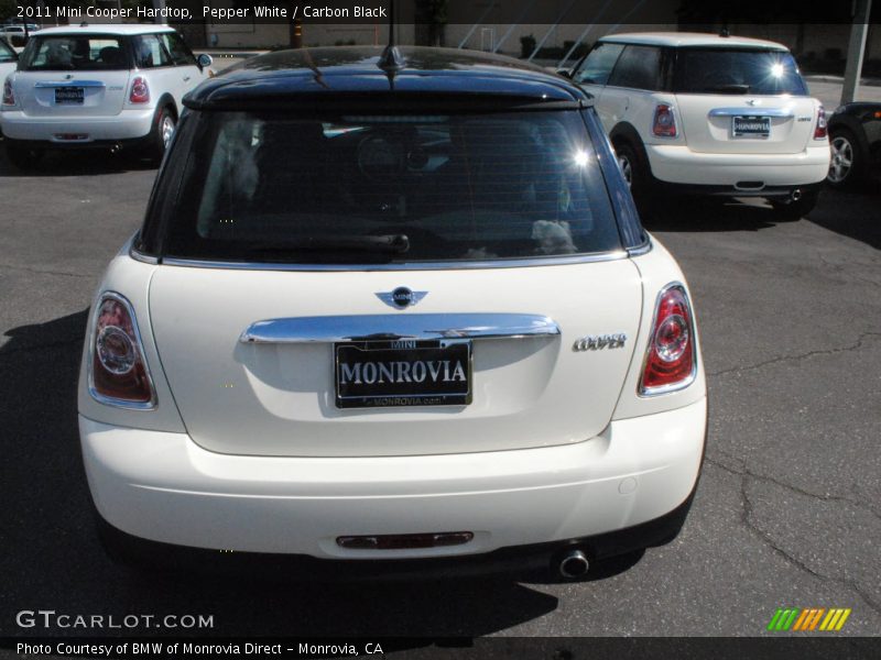 Pepper White / Carbon Black 2011 Mini Cooper Hardtop