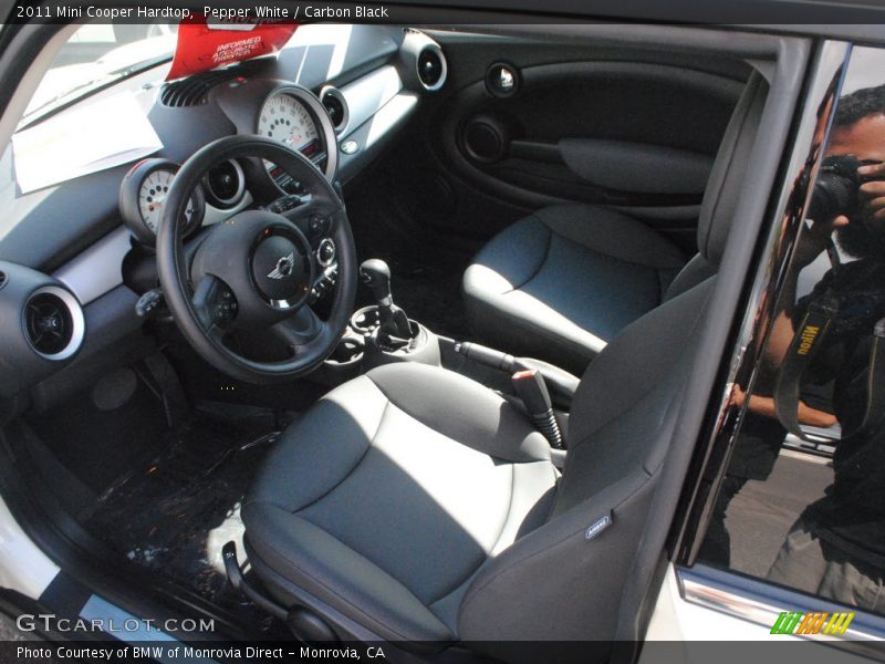 Pepper White / Carbon Black 2011 Mini Cooper Hardtop