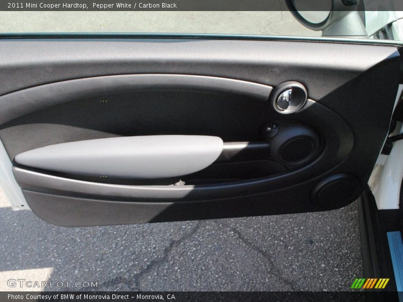 Pepper White / Carbon Black 2011 Mini Cooper Hardtop
