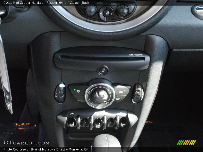 Pepper White / Carbon Black 2011 Mini Cooper Hardtop