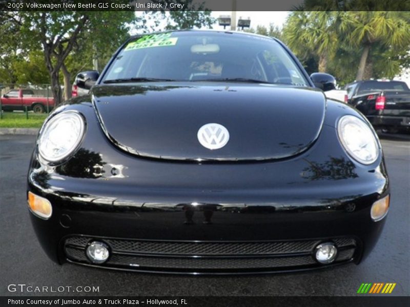 Uni Black / Grey 2005 Volkswagen New Beetle GLS Coupe