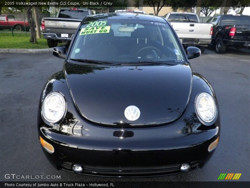 Uni Black / Grey 2005 Volkswagen New Beetle GLS Coupe