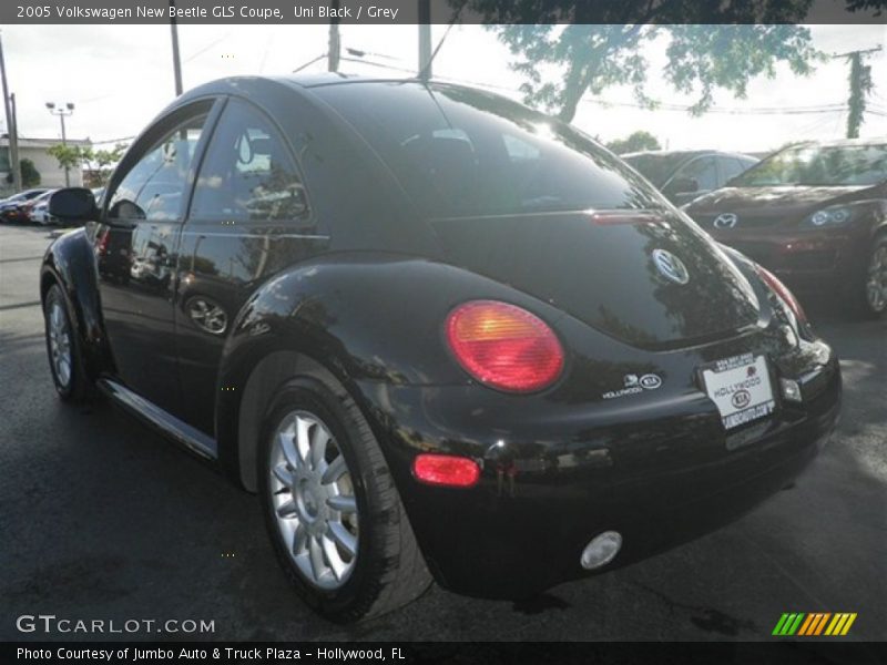 Uni Black / Grey 2005 Volkswagen New Beetle GLS Coupe