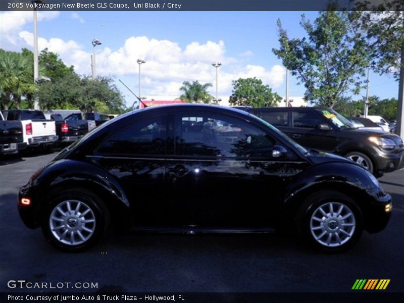 Uni Black / Grey 2005 Volkswagen New Beetle GLS Coupe