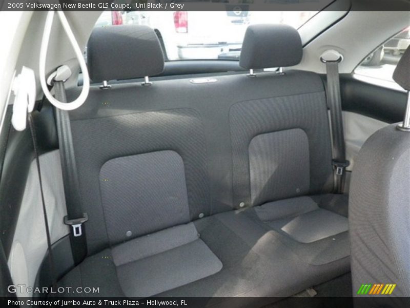 Uni Black / Grey 2005 Volkswagen New Beetle GLS Coupe