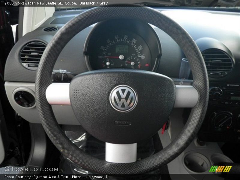 Uni Black / Grey 2005 Volkswagen New Beetle GLS Coupe