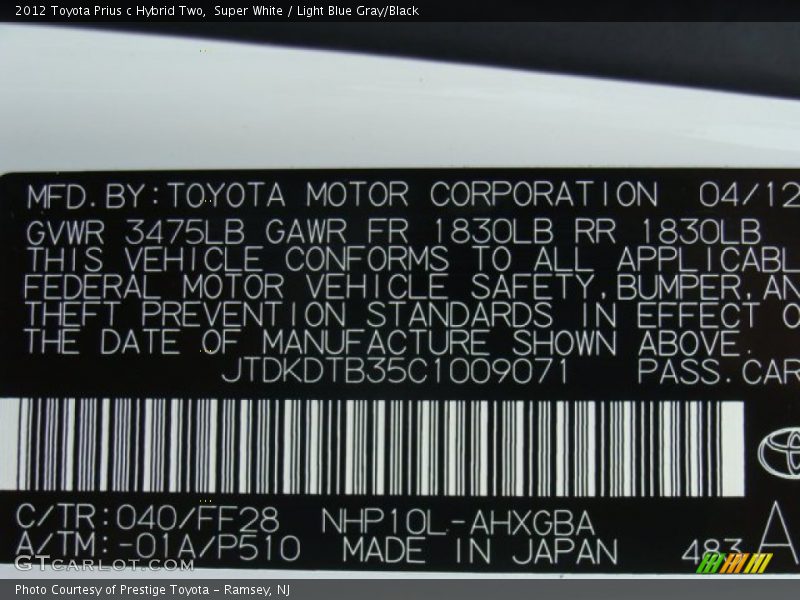 Super White / Light Blue Gray/Black 2012 Toyota Prius c Hybrid Two