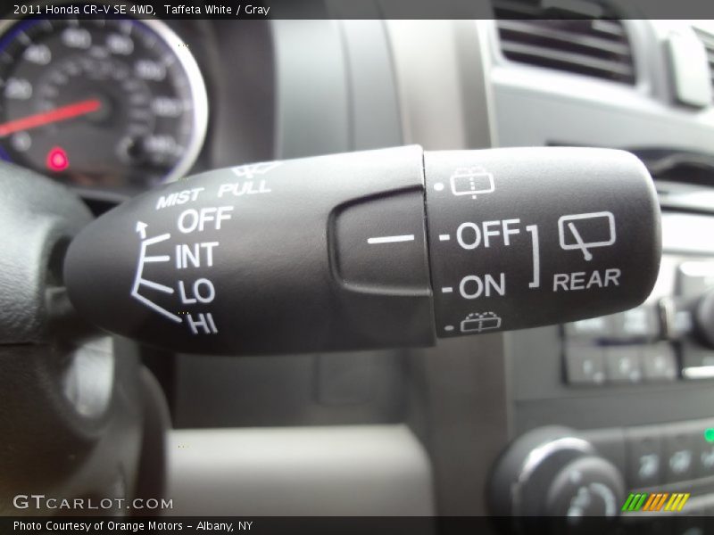 Controls of 2011 CR-V SE 4WD