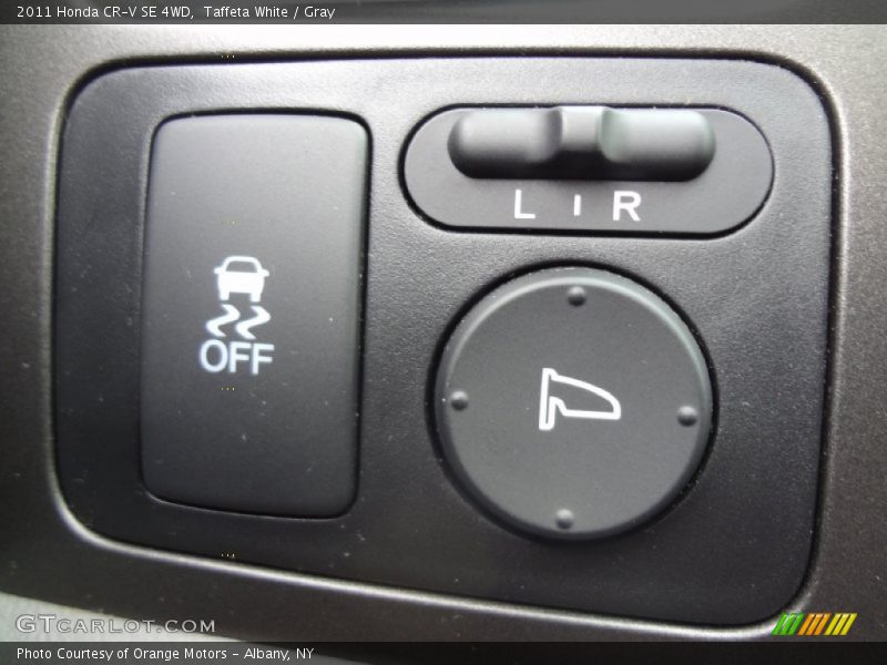 Controls of 2011 CR-V SE 4WD