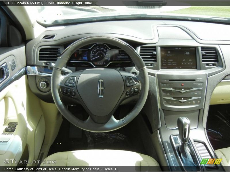 Dashboard of 2013 MKS FWD