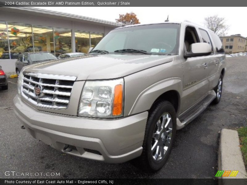 Front 3/4 View of 2004 Escalade ESV AWD Platinum Edition