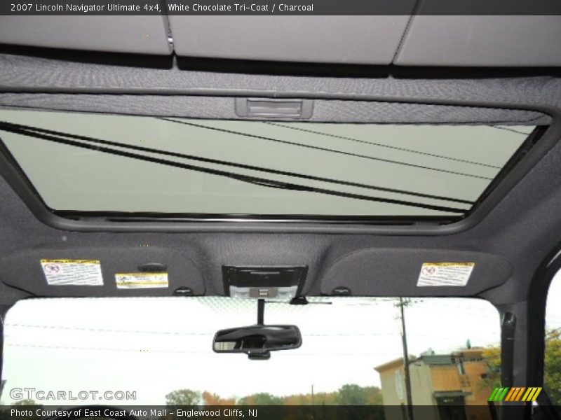 White Chocolate Tri-Coat / Charcoal 2007 Lincoln Navigator Ultimate 4x4