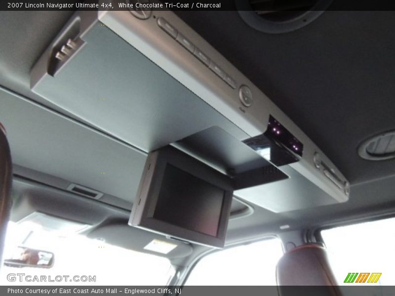 White Chocolate Tri-Coat / Charcoal 2007 Lincoln Navigator Ultimate 4x4