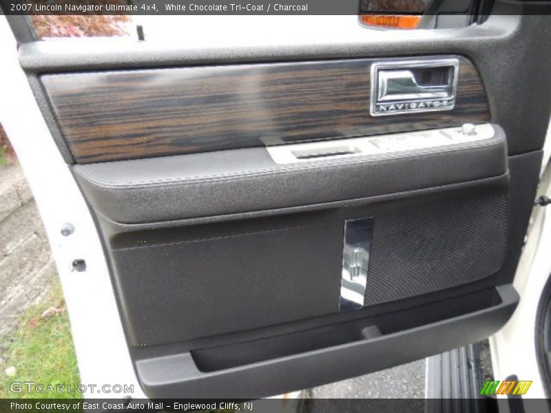 White Chocolate Tri-Coat / Charcoal 2007 Lincoln Navigator Ultimate 4x4
