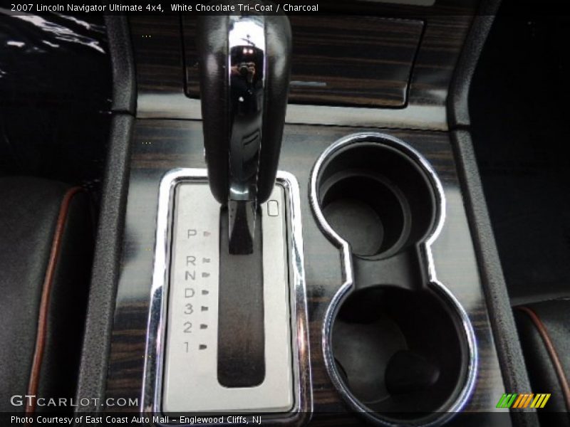 White Chocolate Tri-Coat / Charcoal 2007 Lincoln Navigator Ultimate 4x4