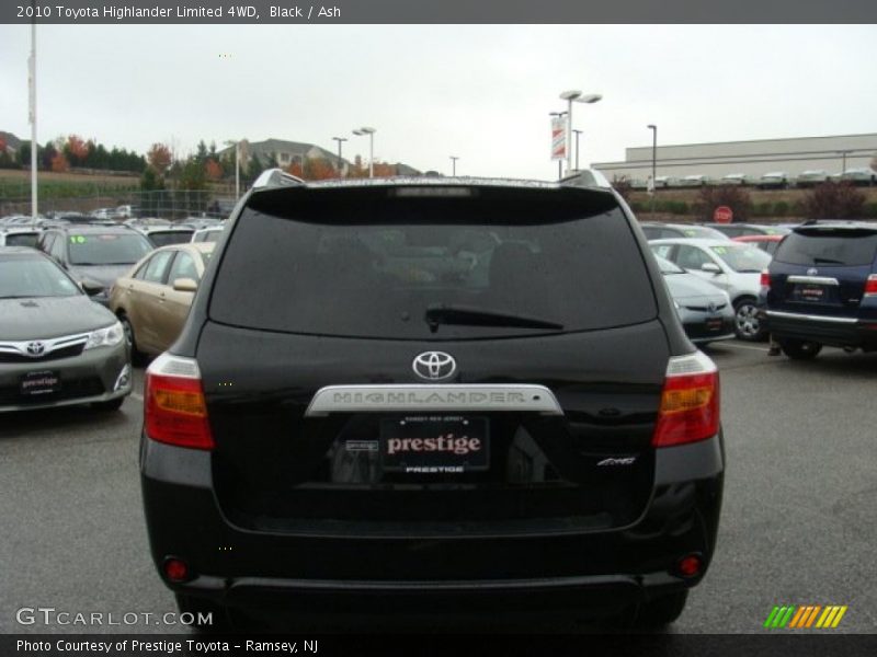 Black / Ash 2010 Toyota Highlander Limited 4WD